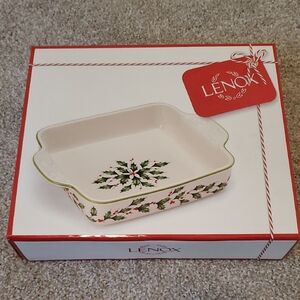 Lenox Festive Baking Dish - Cream with Holly
